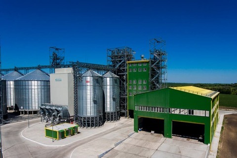 Отделка сайдингом складских помещений фото