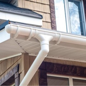 Колено трубы 45 градусов Docke Lux 140/100 мм Ral 9003 пломбир, шт